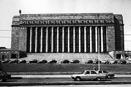 Lisää tietoa eduskunnan historiasta.