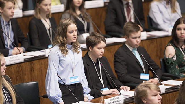 Lisää tietoa nuorten parlamentista.