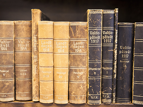 Lisää tietoa eduskunta-aineistoista.