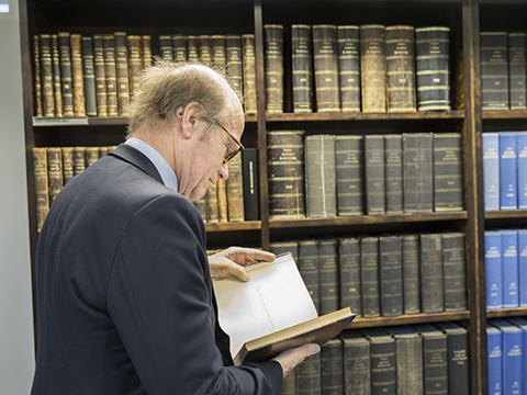 Watch videos on researchers on the Finnish pages.