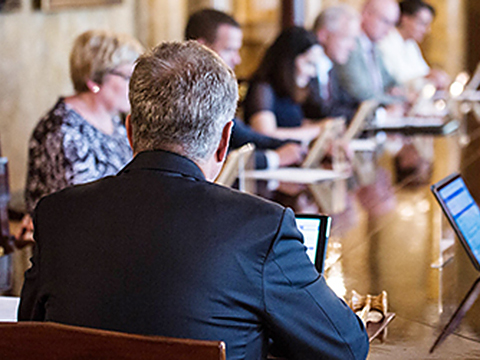 Mer information om hur presidenten stadfäster den godkända lagen.